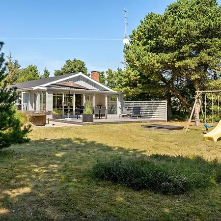 Niels - 1-5km From The Sea By Interhome