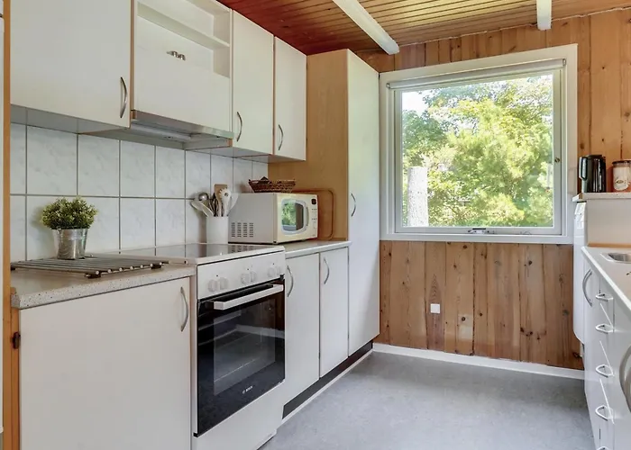 Holiday home Niels - 1-5km From The Sea By Interhome *