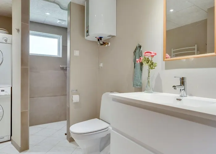 Niels - 1-5km From The Sea By Interhome